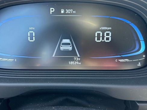 Used 2025 Hyundai Venue SEL image 21