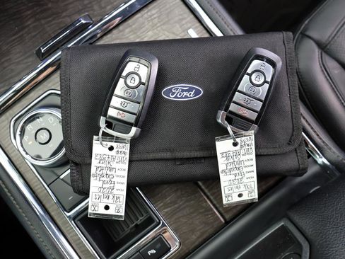 Used 2020 Ford Expedition Limited w/ Special Edition Package RWD image 28
