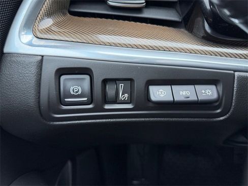 Used 2017 Cadillac XT5 Platinum image 19