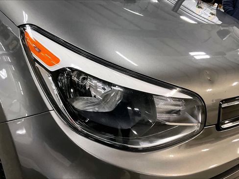 Used 2018 Kia Soul + image 25