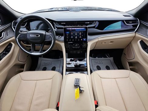 Used 2022 Jeep Grand Cherokee Limited 4xe w/ Luxury Tech Group II image 11