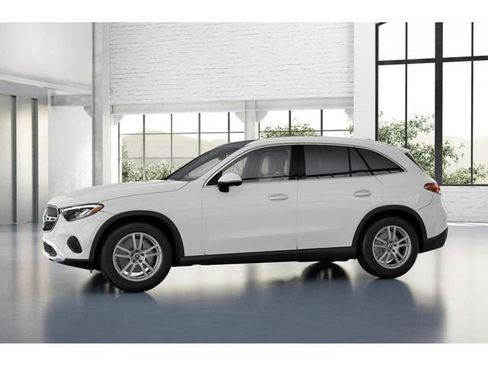 Used 2026 Mercedes-Benz GLC 300 4MATIC image 36