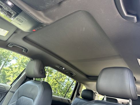 Used 2020 Volkswagen Tiguan SEL Premium R-Line AWD/4WD image 28