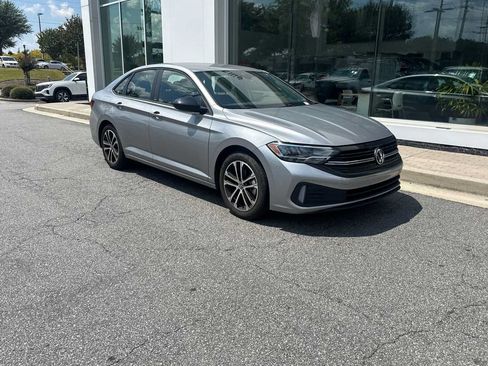 Used 2023 Volkswagen Jetta Sport FWD image 2