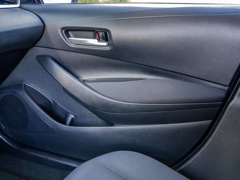 Used 2020 Toyota Corolla LE image 23