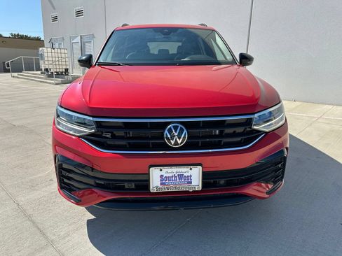 Used 2024 Volkswagen Tiguan SE R-Line FWD image 2
