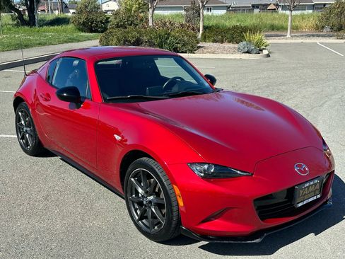 Used 2017 MAZDA MX-5 Miata RF Club image 15