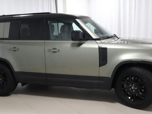 Used 2023 Land Rover Defender 110 SE image 3