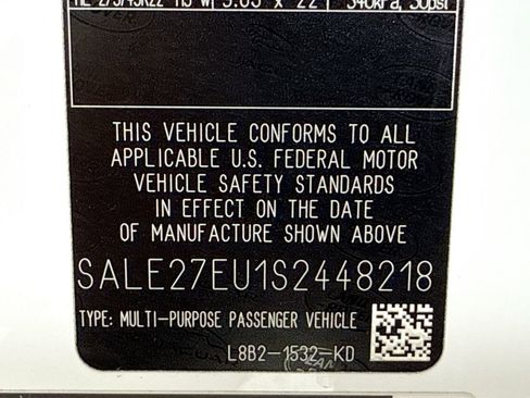 Used 2025 Land Rover Defender 110 X-Dynamic SE image 28