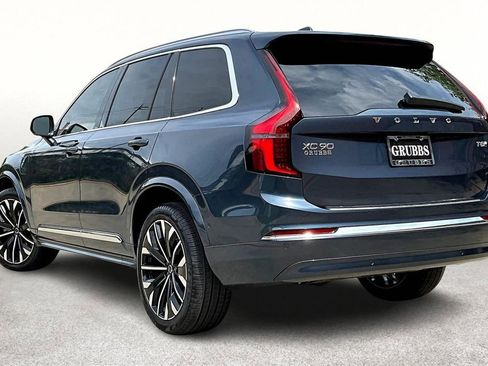 New 2026 Volvo XC90 T8 Plus w/ Protection Package Premier AWD/4WD image 6