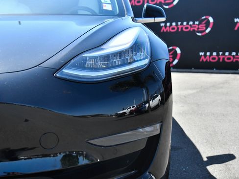 Used 2018 Tesla Model 3 Long Range image 11