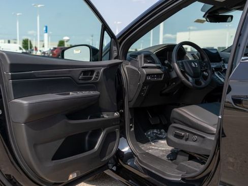 Used 2023 Honda Odyssey Sport image 18