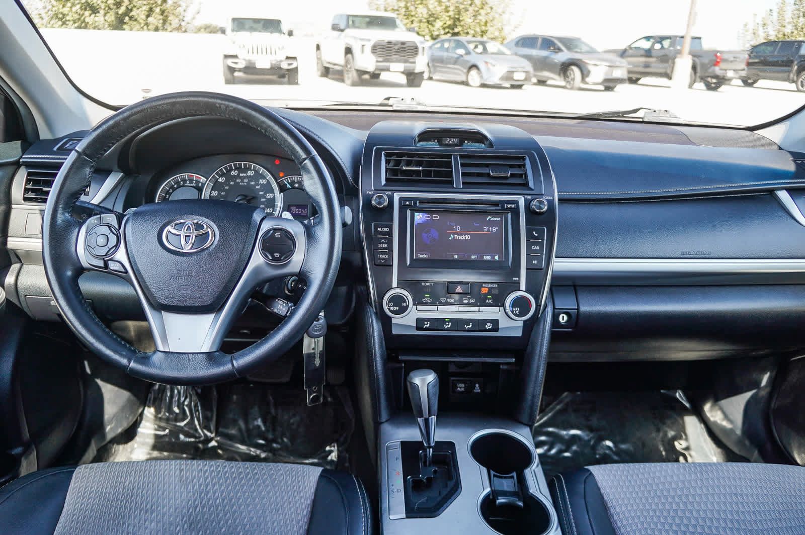 Used 2014 Toyota Camry SE FWD image 13