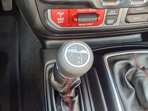 Used 2023 Jeep Wrangler Rubicon AWD/4WD image 15