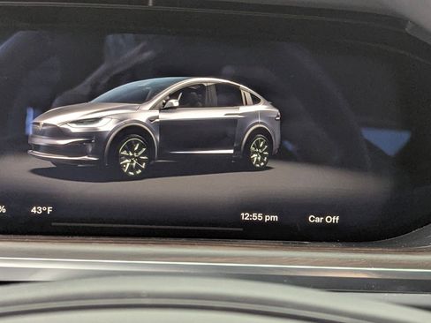 Used 2025 Tesla Model X image 17