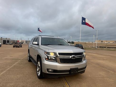 Used 2020 Chevrolet Suburban LT w/ Texas Edition Package RWD image 3