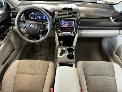 Used 2013 Toyota Camry LE FWD image 17