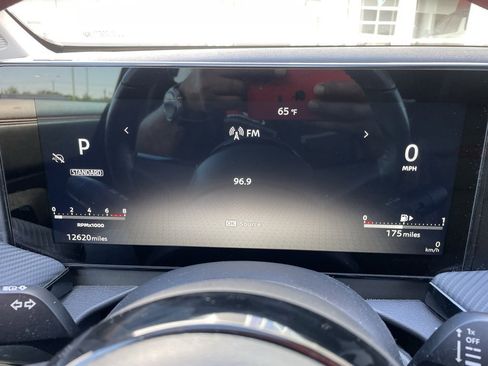 Certified 2025 Nissan Kicks SR image 7