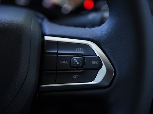 New 2025 Jeep Compass Latitude w/ Altitude Special Edition image 9