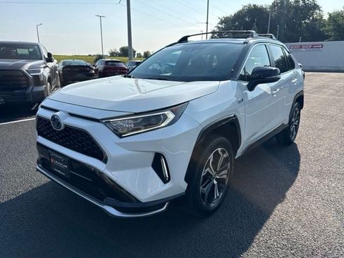 Certified 2021 Toyota RAV4 XSE w/ Weather Package AWD/4WD image 5