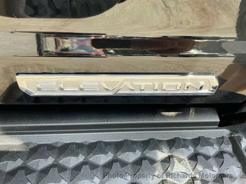 Used 2024 GMC Canyon Elevation w/ Convenience Package AWD/4WD image 8
