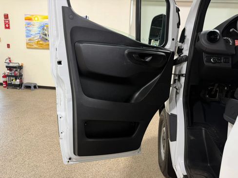 Used 2020 Mercedes-Benz Sprinter 2500 image 29