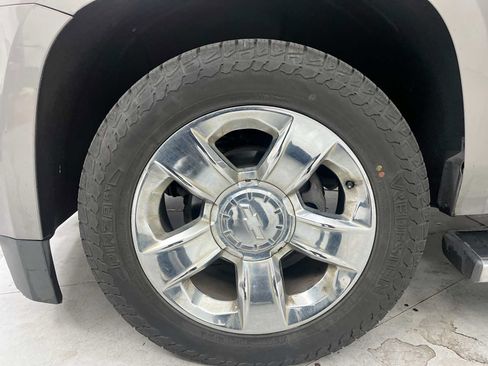 Used 2018 Chevrolet Suburban LT w/ LT Signature Package AWD/4WD image 25