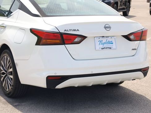 Used 2025 Nissan Altima 2.5 SV AWD/4WD image 7