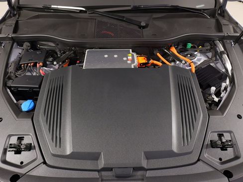 Used 2022 Audi e-tron Premium Plus w/ Premium Plus Package image 79