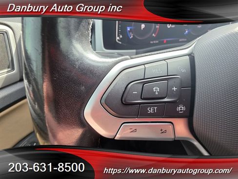 Used 2020 Volkswagen Atlas Cross Sport SEL image 11