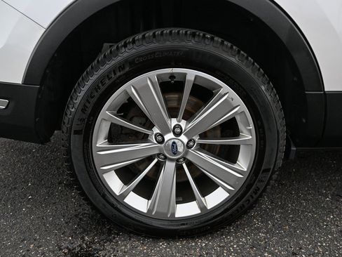 Used 2019 Ford Explorer Limited w/ Ford Safe & Smart Package image 14