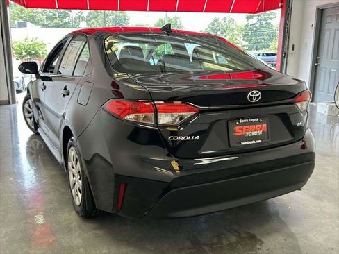 Certified 2025 Toyota Corolla LE FWD image 5