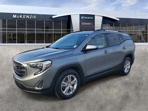 Used 2020 GMC Terrain SLE w/ Driver Convenience Package image 2