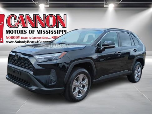 Used 2023 Toyota RAV4 XLE image 1