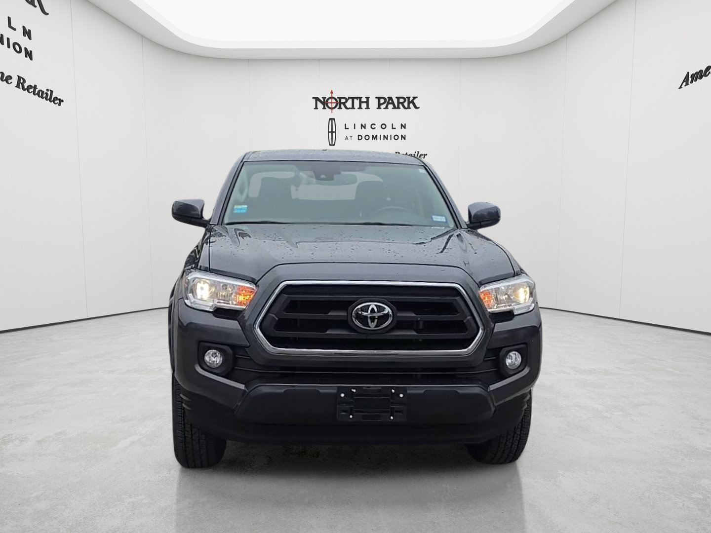 Used 2021 Toyota Tacoma SR5 RWD image 8