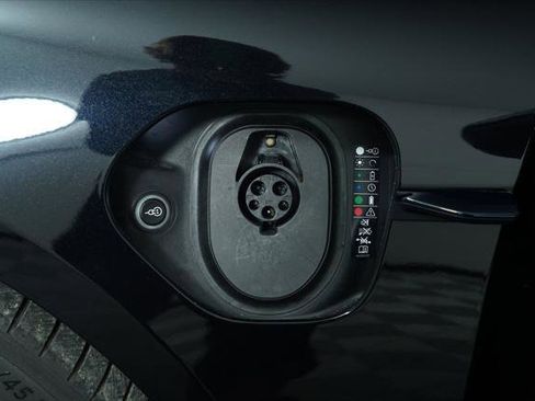 Used 2022 Porsche Taycan RWD image 44