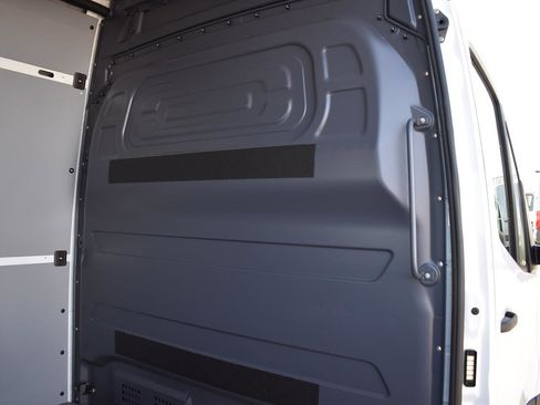 New 2025 Mercedes-Benz Sprinter 2500 image 9