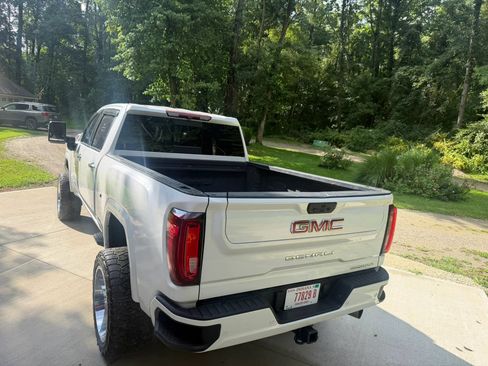 Used 2022 GMC Sierra 2500 Denali AWD/4WD image 7