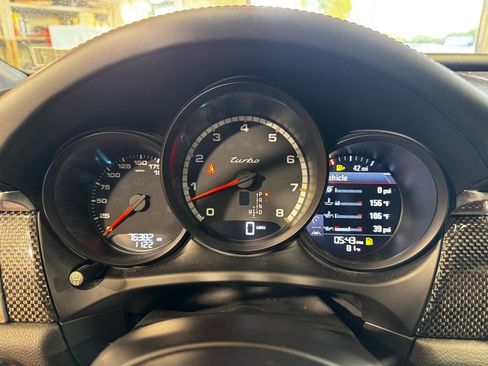 Used 2017 Porsche Macan Turbo image 20