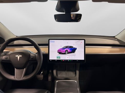 Used 2024 Tesla Model Y Long Range RWD image 21