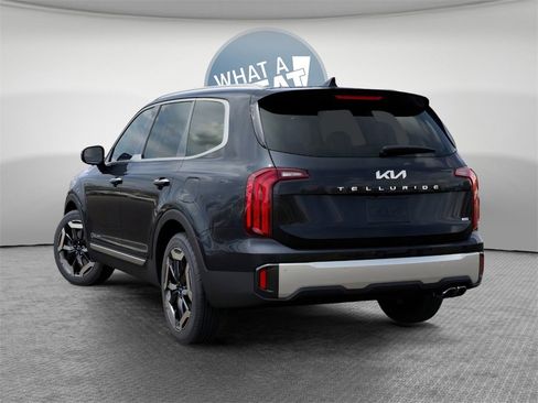 New 2025 Kia Telluride S image 4