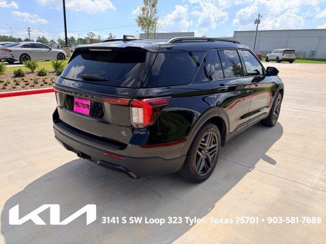 Used 2025 Ford Explorer ST-Line w/ Premium Package RWD image 11