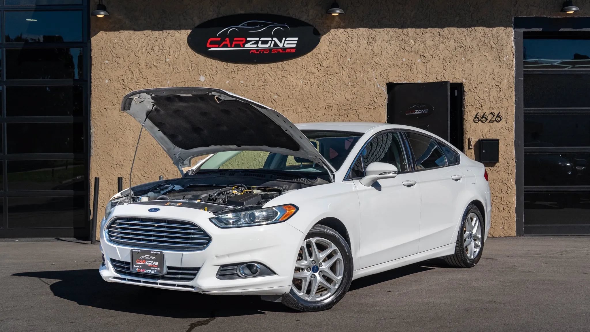Used 2014 Ford Fusion SE w/ Equipment Group 202A FWD image 12
