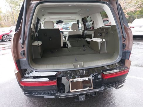 New 2025 Hyundai Santa Fe Calligraphy w/ Tow & Go Package AWD/4WD image 14