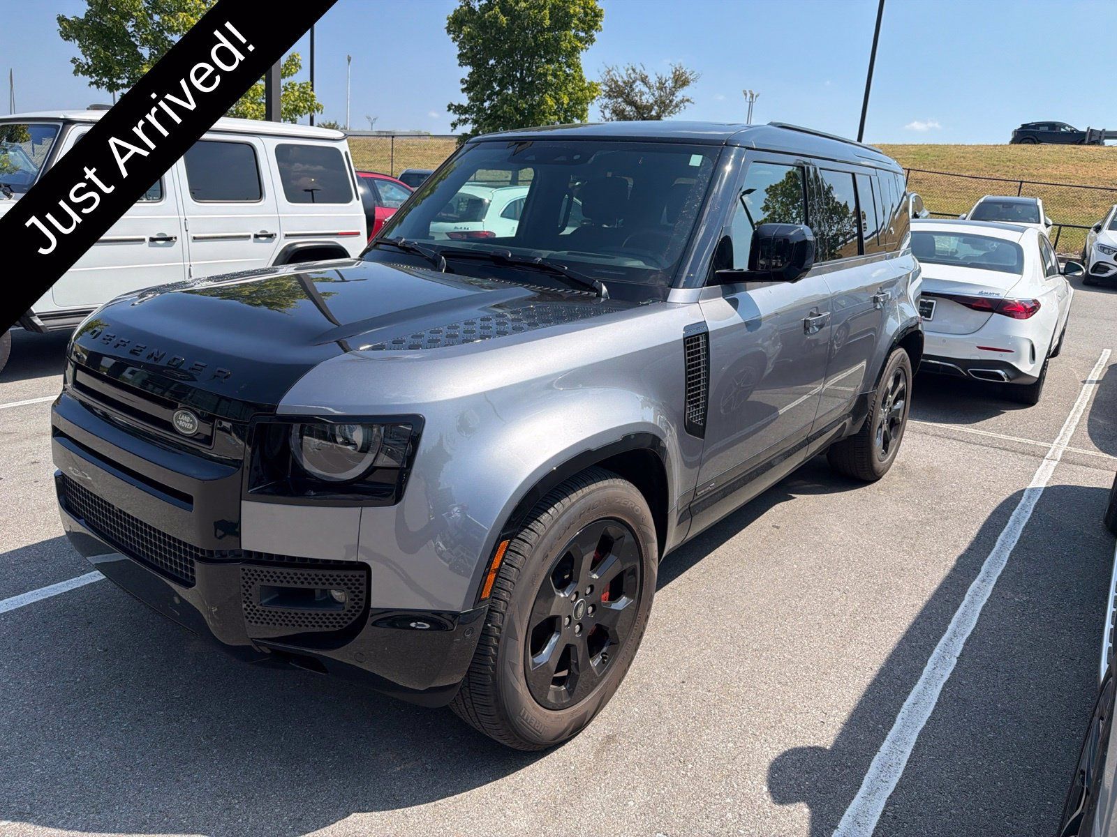 Used 2024 Land Rover Defender 110 X AWD/4WD image 2
