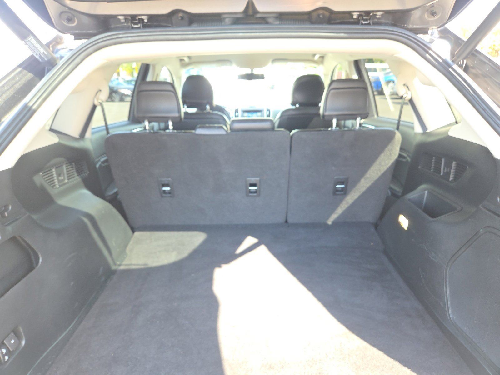 Certified 2018 Ford Edge Titanium w/ Technology Package FWD image 7