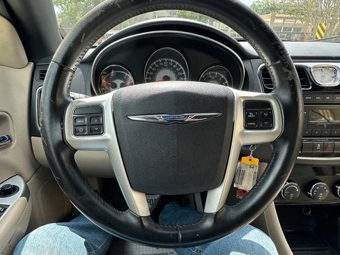 Used 2014 Chrysler 200 Touring FWD image 15
