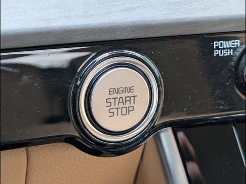 Certified 2023 Kia Carnival EX FWD image 12