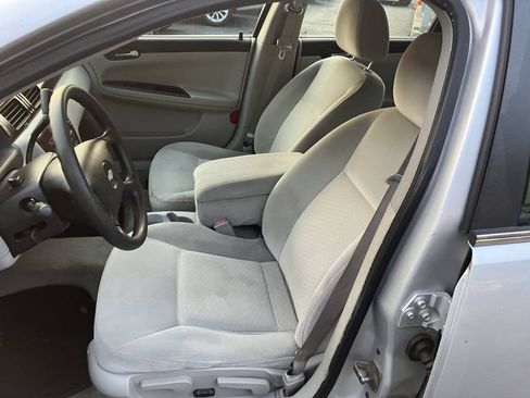 Used 2009 Chevrolet Impala LS FWD image 23