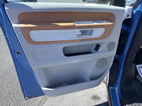 New 2025 Volkswagen ID. Buzz 1st Edition image 23